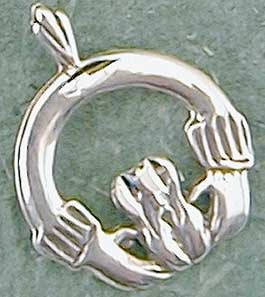 Sterling Silver Traditional Circle Claddaugh Charm